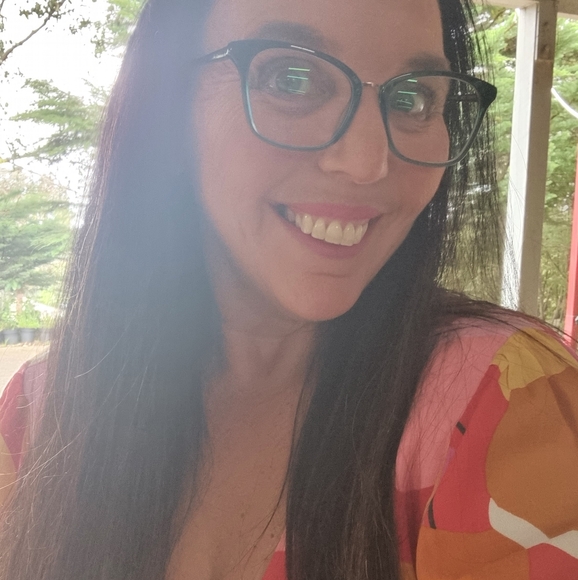 Meet your Posher, Bree - Picture 2 of 2